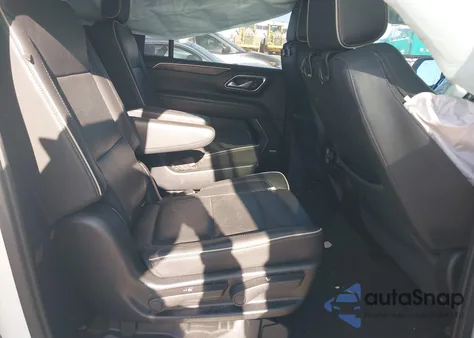 2021 Chevrolet Suburban 4Wd Premier z USA, uszkodzony, nr VIN 1GNSKFKD9MR282623